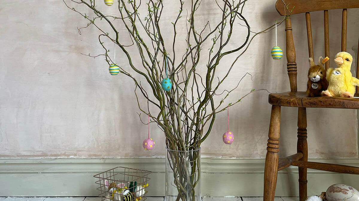 Decorating an Easter Tree