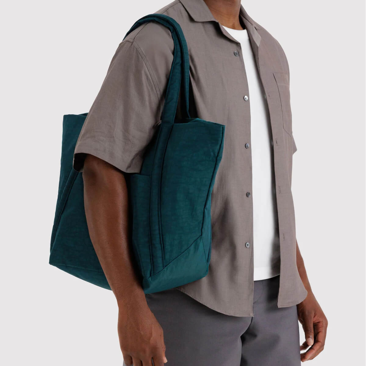 Cloud Bag in Deep Sea by Baggu