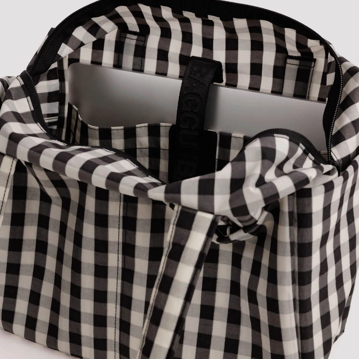 Everyday Cloud Bag in Black And Cream Gingham by Baggu