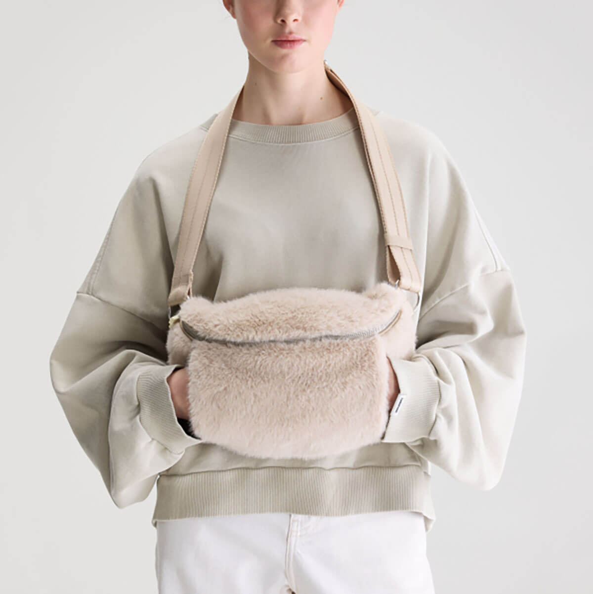 Hoswel Sling Bag in Stone by Bellerose