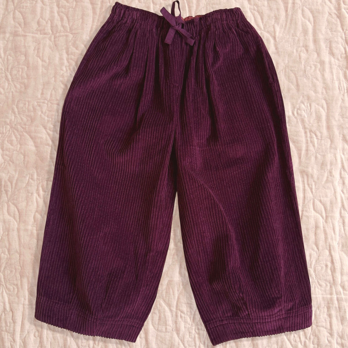 EXCLUSIVE Pants in Burgundy Corduroy by Bonjour