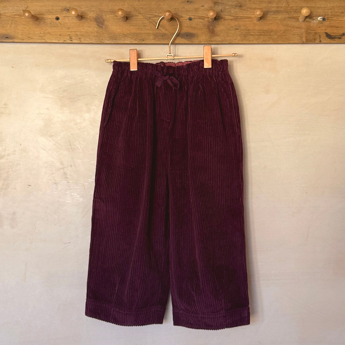 EXCLUSIVE Pants in Burgundy Corduroy by Bonjour