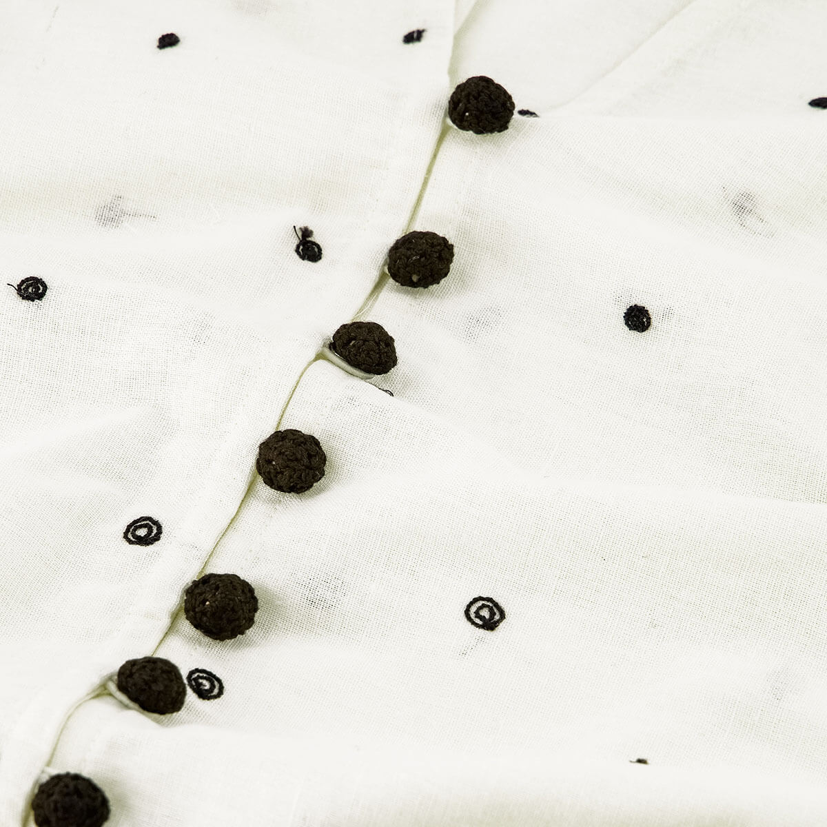 Tylera Blouse in Cosy White / Black by Fabienne Chapot