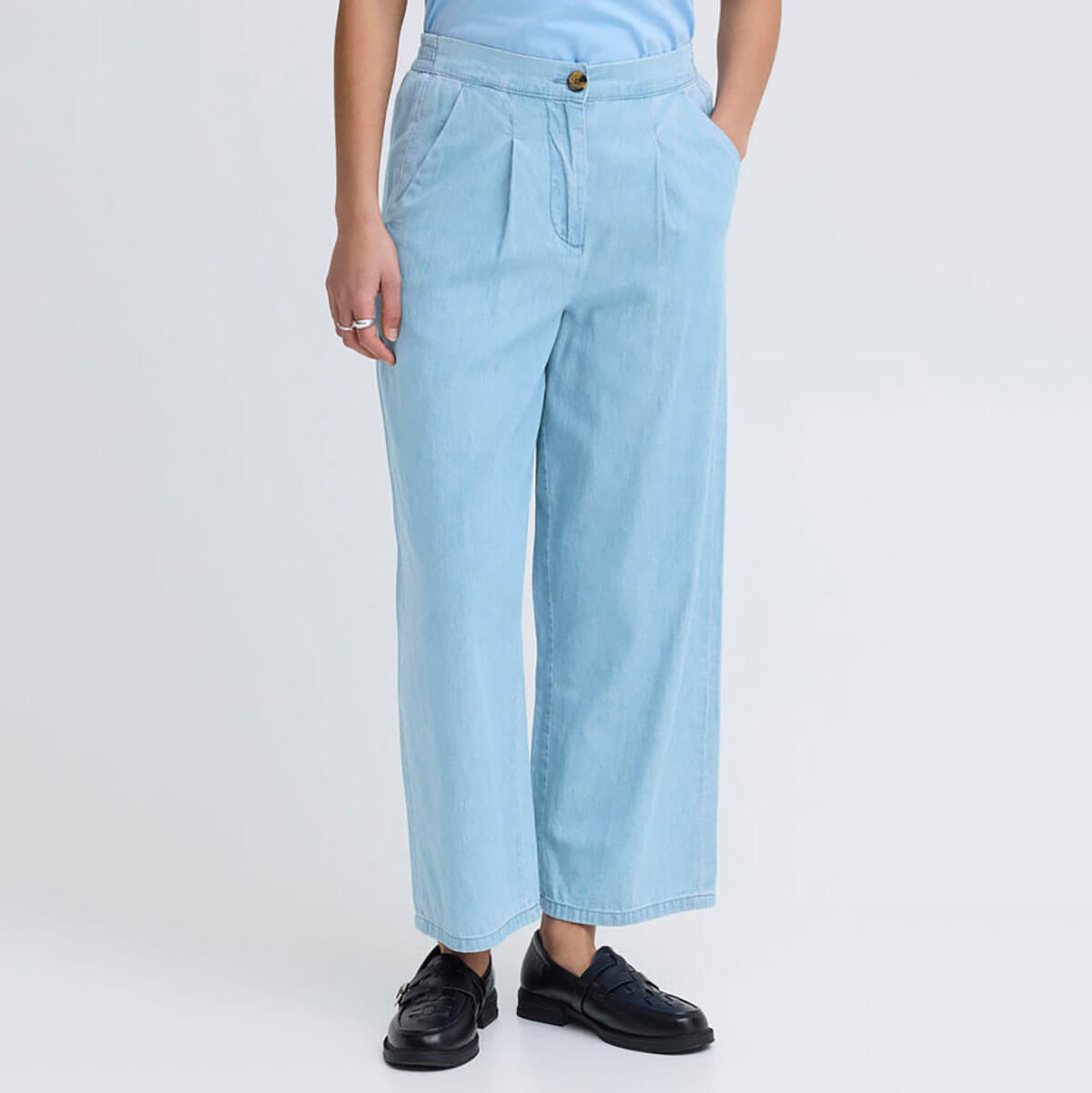 Barcy Pants in Light Blue by ICHI