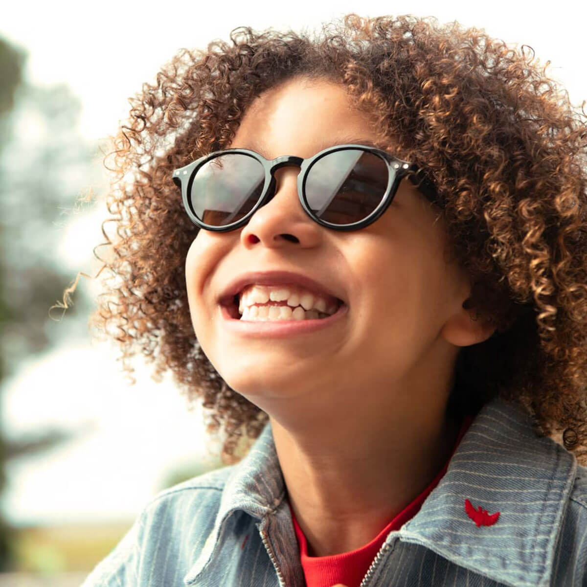 Sun Junior Sunglasses #D (7-11 Years) in Black Road by Izipizi