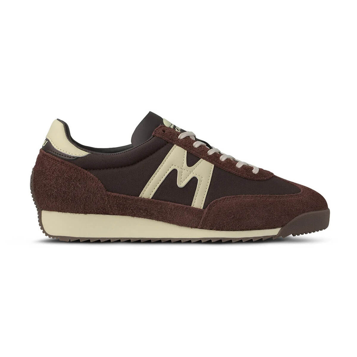 Mestari 76 Trainer in Marron / Cloud Cream by Karhu