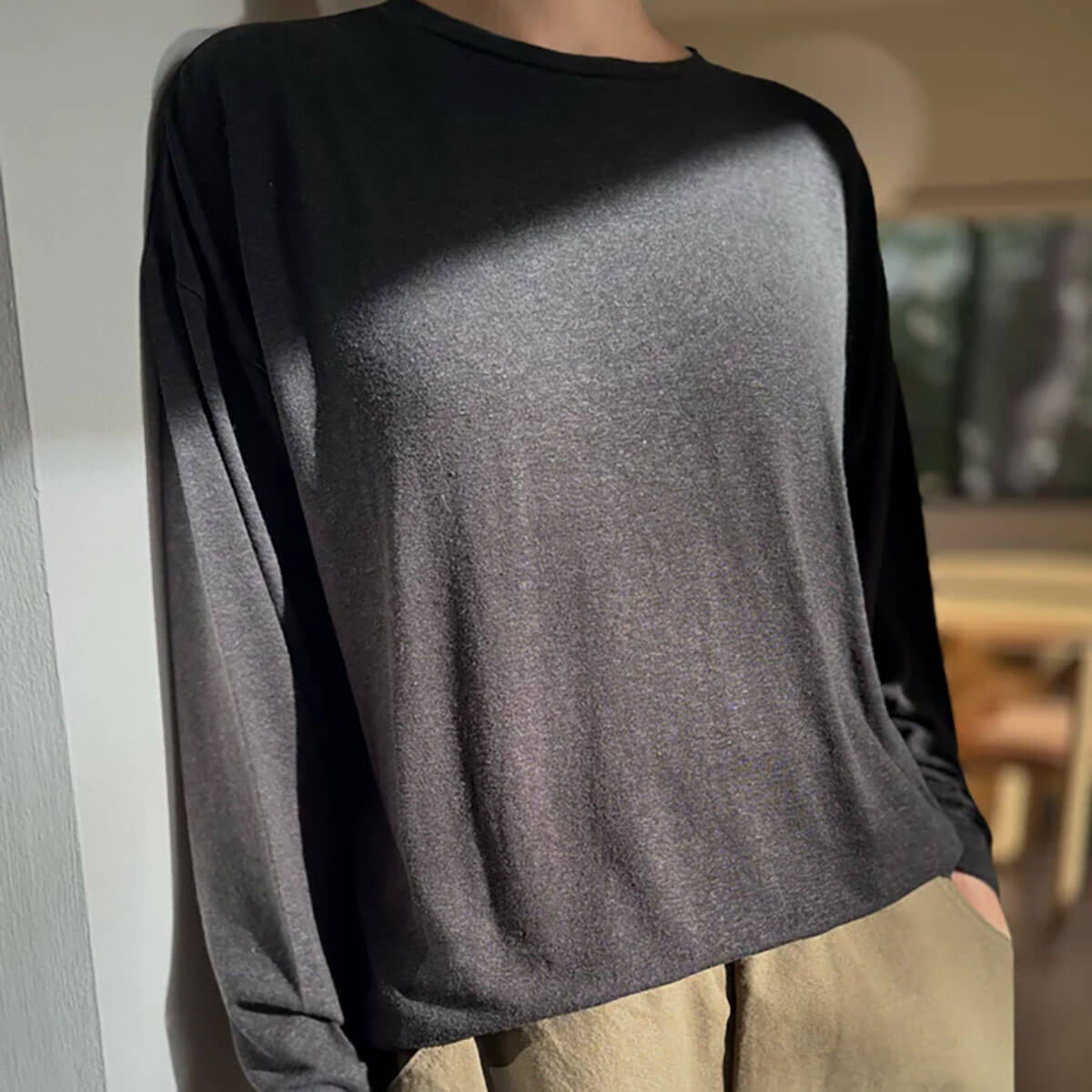 Haze Linen Blend Tee in Black by Le Bon Shoppe