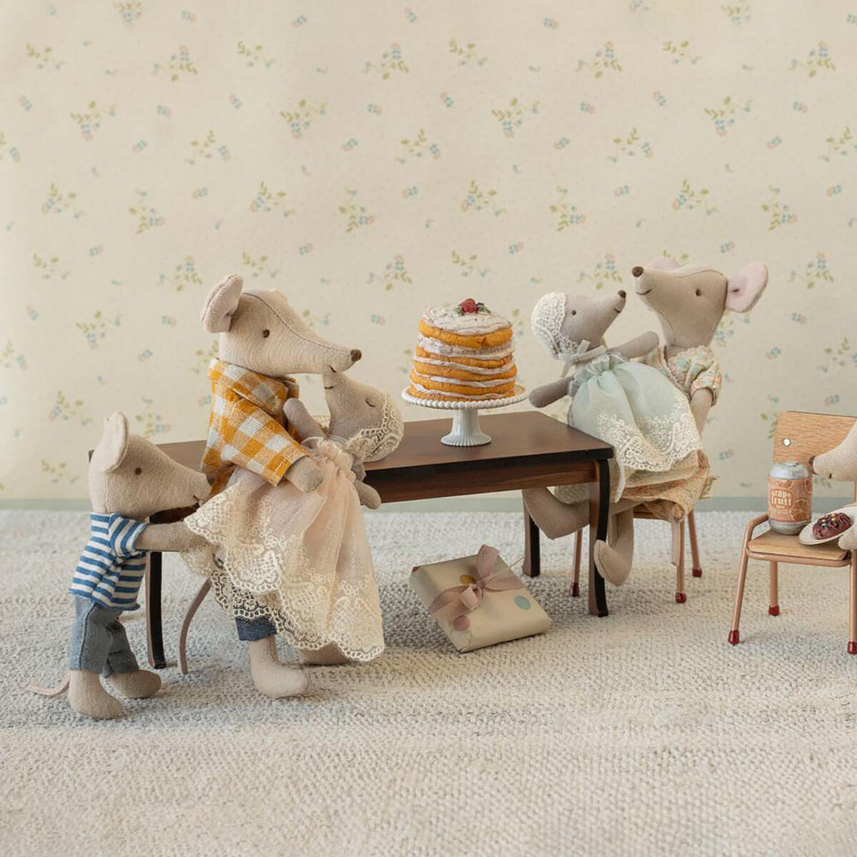 Long Dining Table for Mouse by Maileg