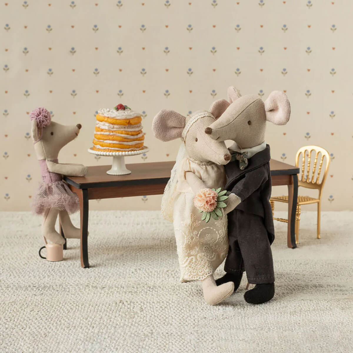 Mum and Dad Wedding Mice in Box by Maileg