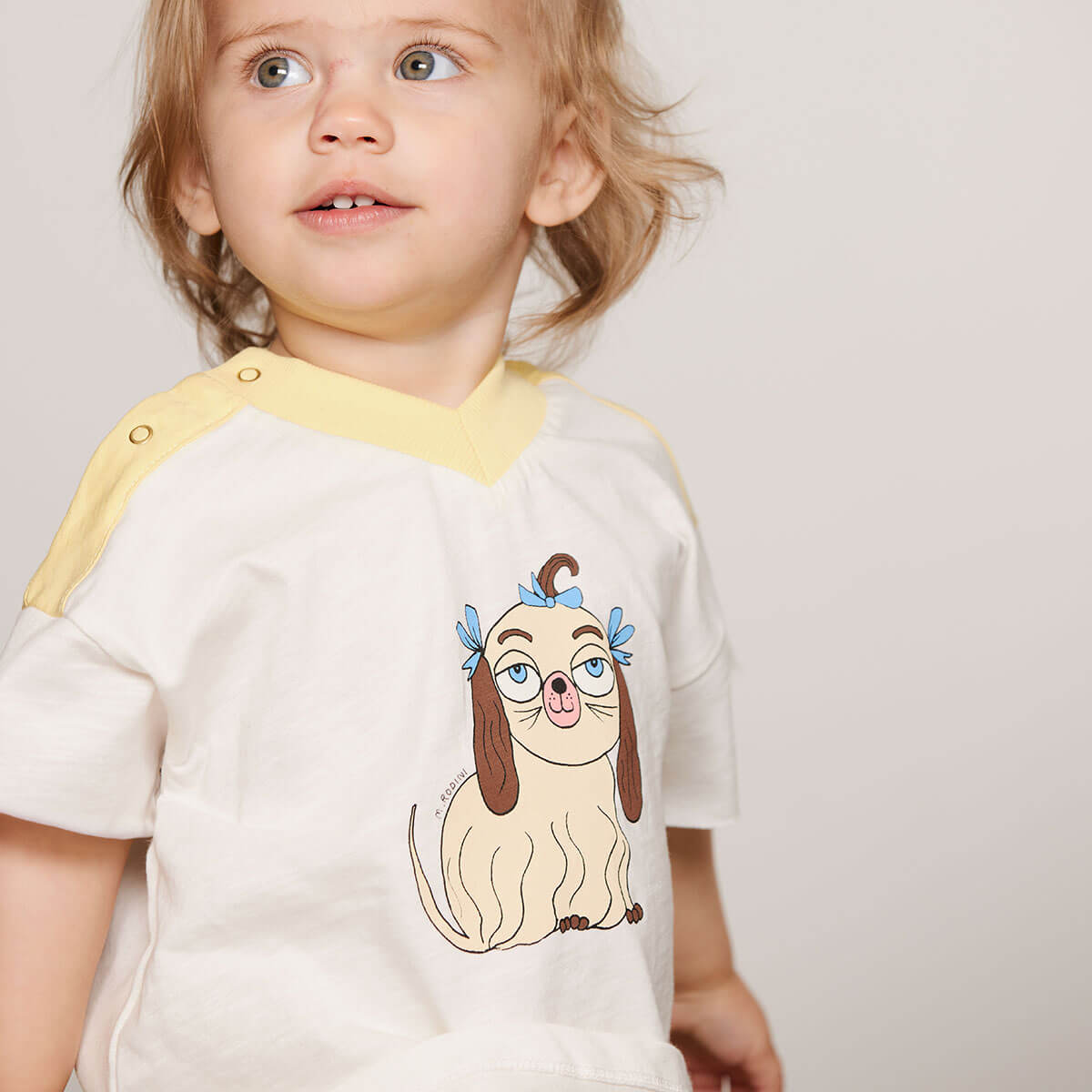 Dog V-Neck Tee in Yellow by Mini Rodini