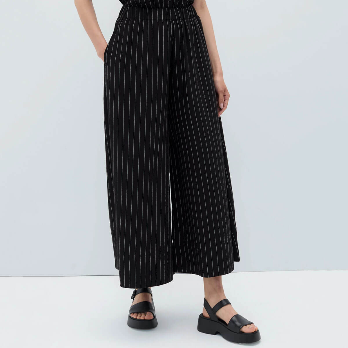 Dolors Pants in Black by Rita Row
