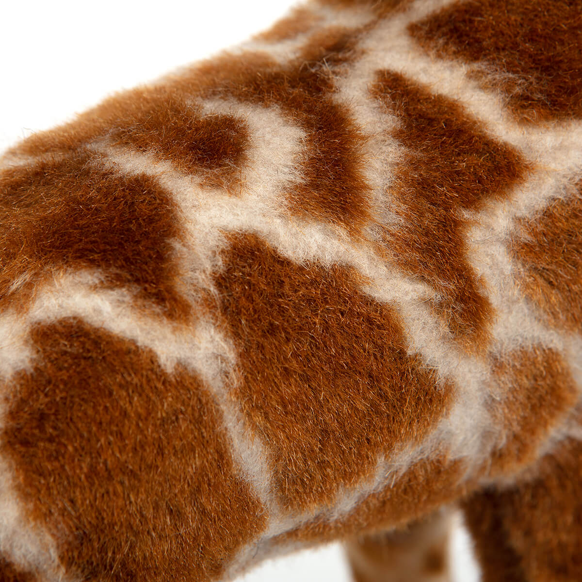 Small Giraffe by Hansa