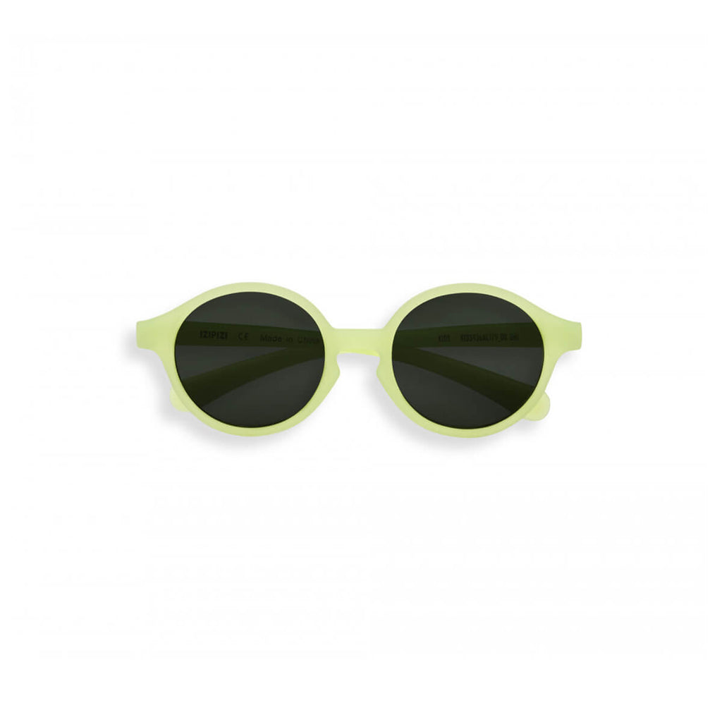 Sun Kids Sunglasses (1-3 Years) in Apple Green by Izipizi