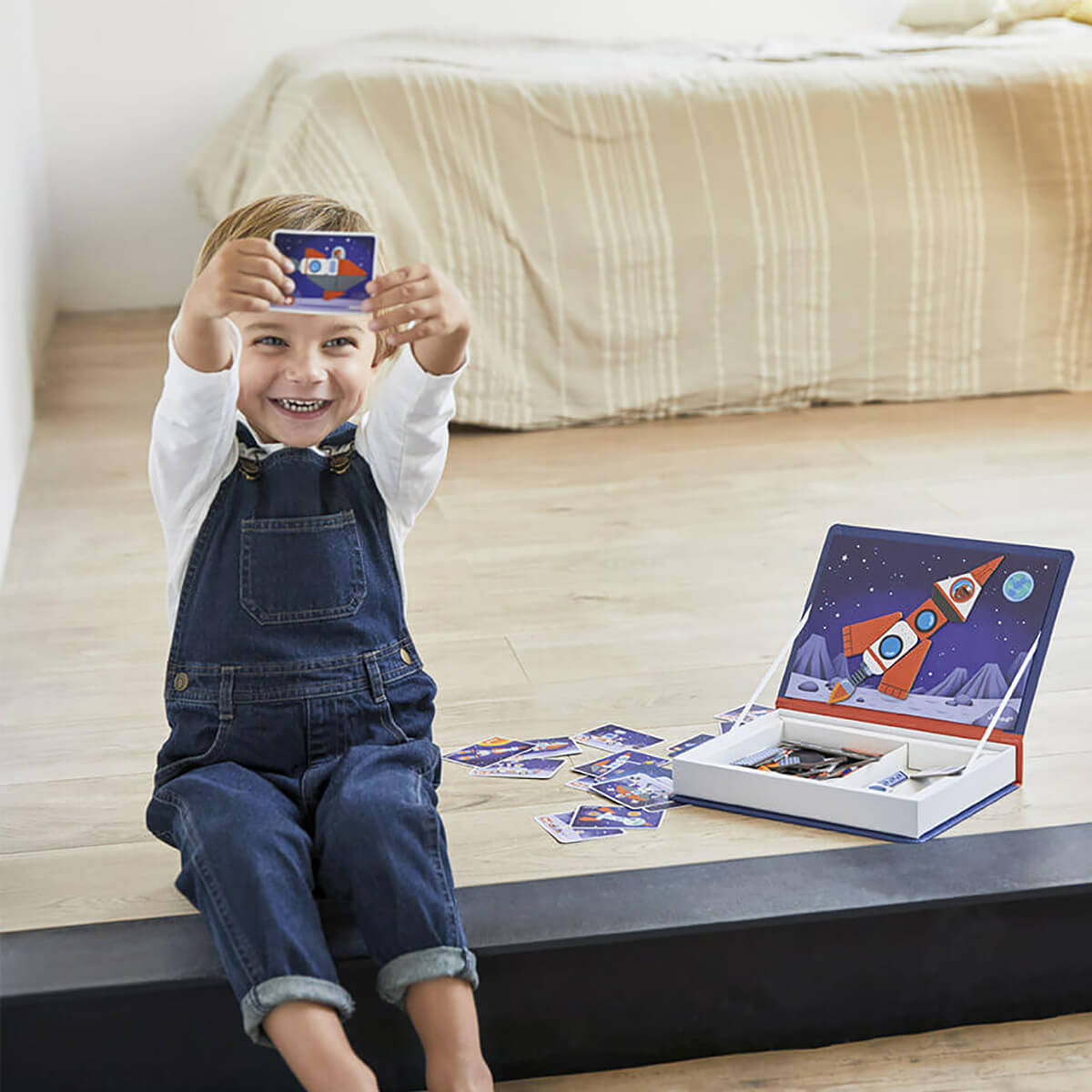 Cosmos Magneti Book by Janod