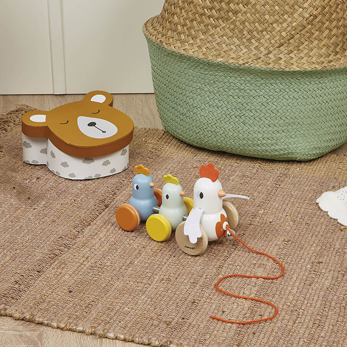 Pull Along Hen And Chicks by Janod