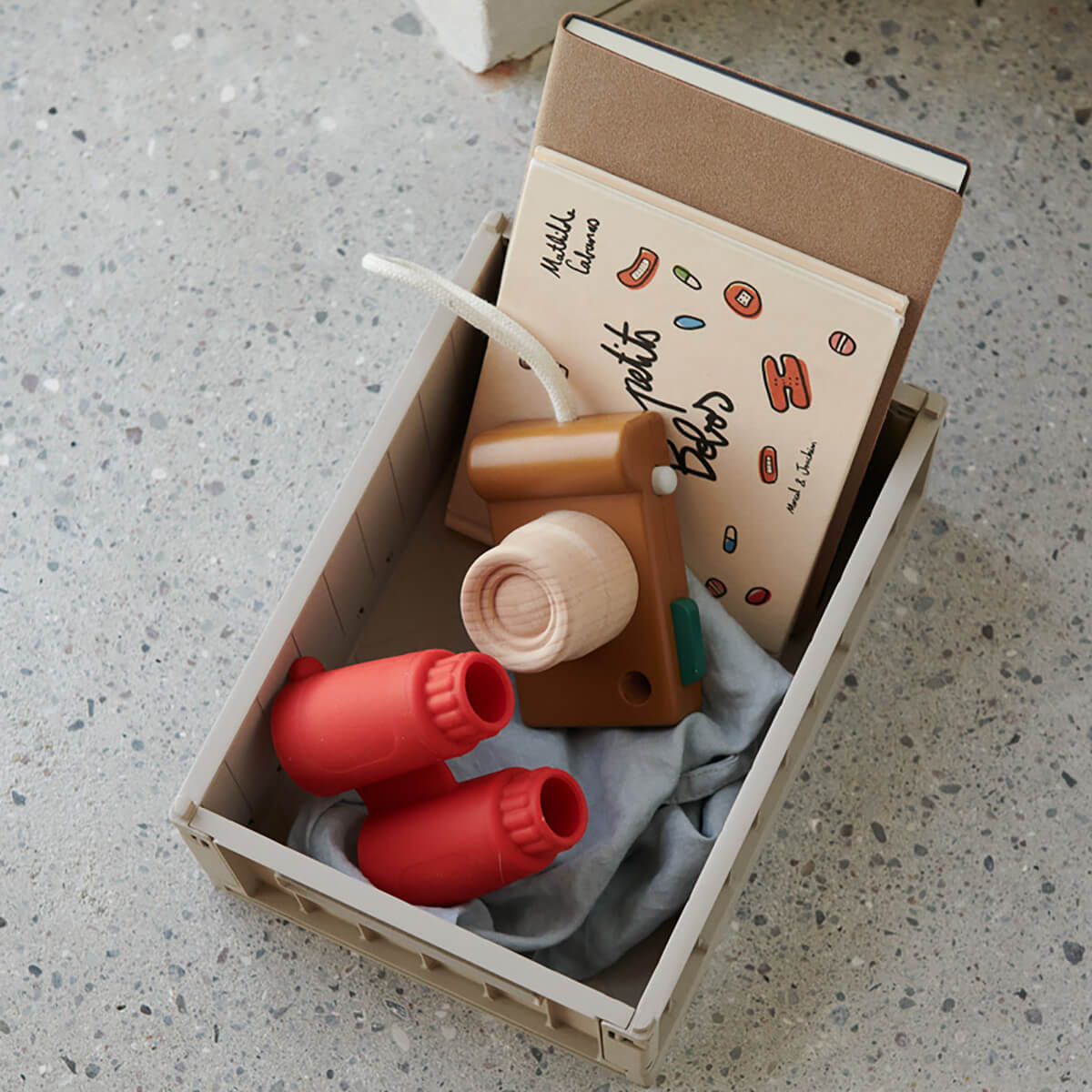 Michael Camera in Golden Caramel by Liewood