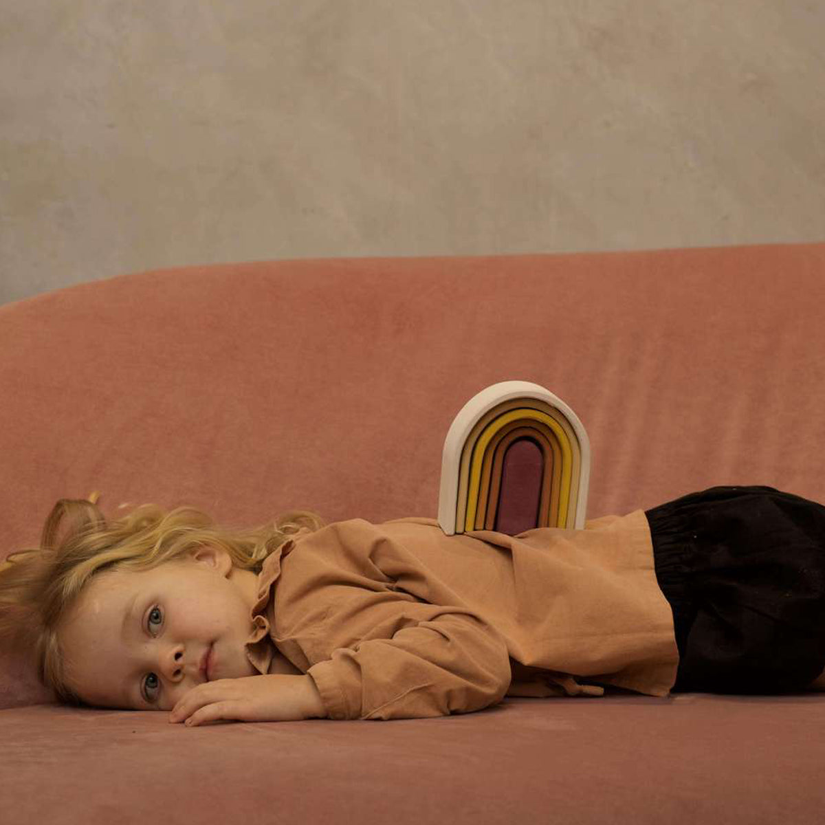 Oval Rainbow Arch Stacker by Raduga Grëz