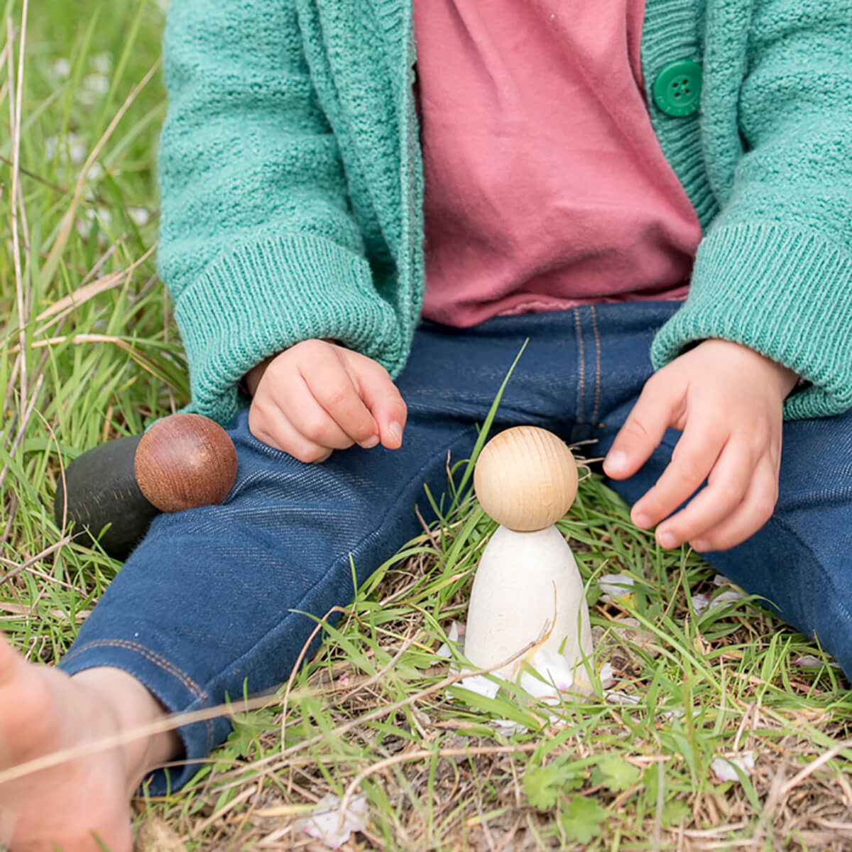 2 Nins Adults in Light Wood by Grapat