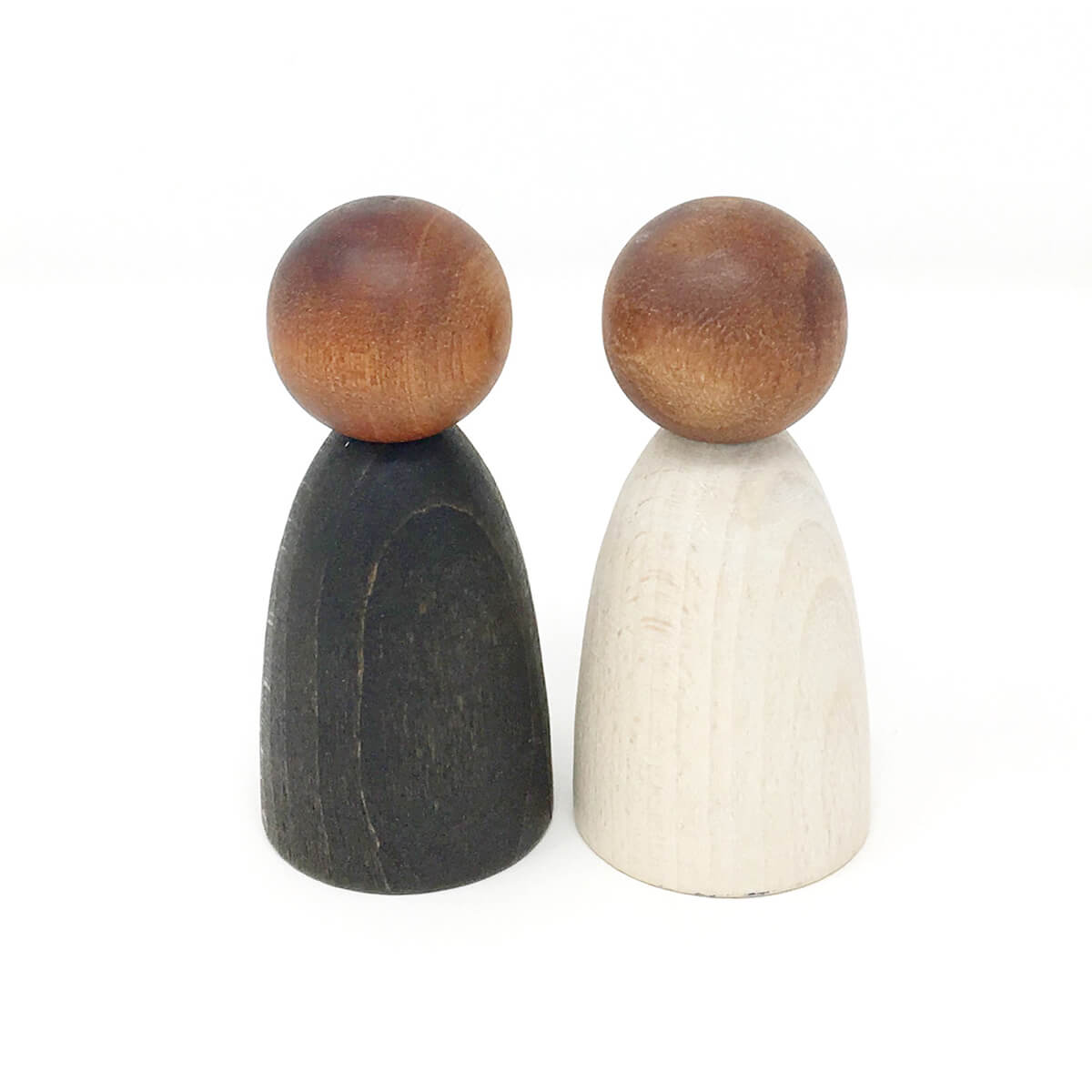 2 Nins Adults in Dark Wood by Grapat