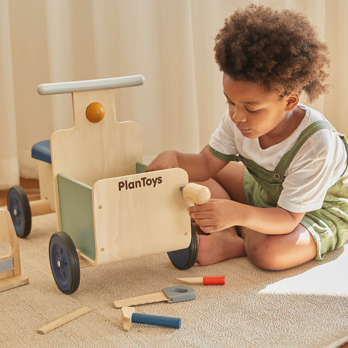Handy Carpenter Set by PlanToys