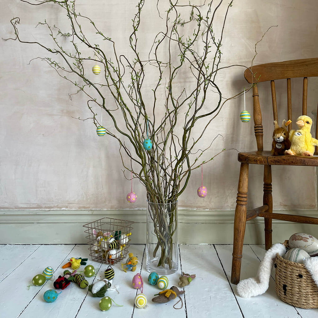 Decorating an Easter Tree