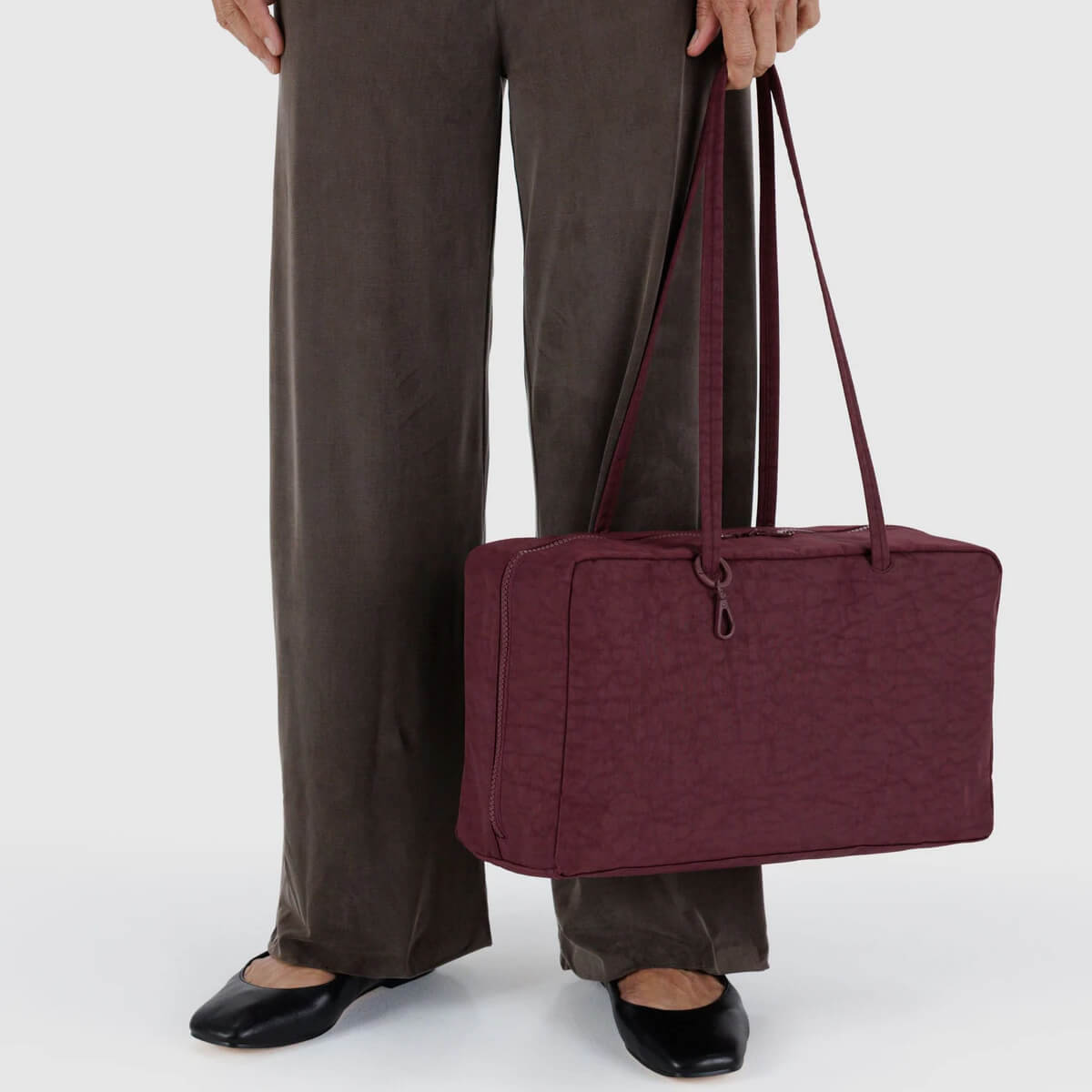 バッグ BAGGU_Medium Nylon Bowler Bag Medium Nylon Bowler Bag in Mahogany by Baggu – Junior Edition