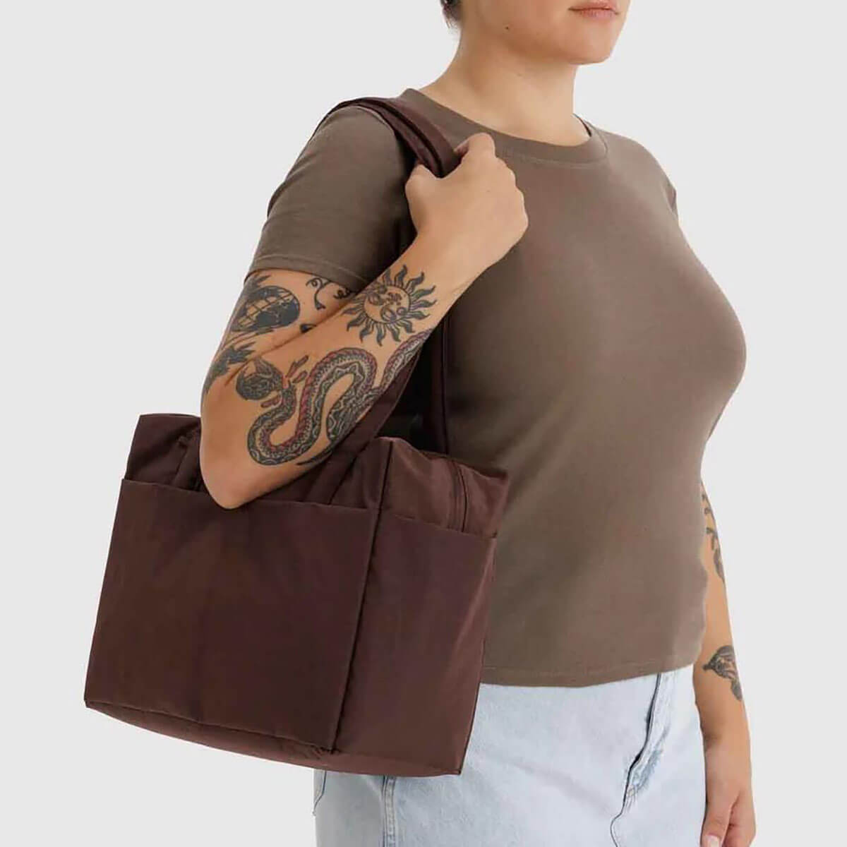 Everyday Cloud Bag in Coffee by Baggu