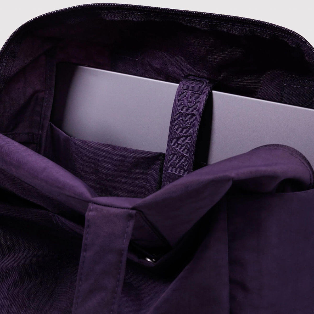 Everyday Cloud Bag in Fig by Baggu