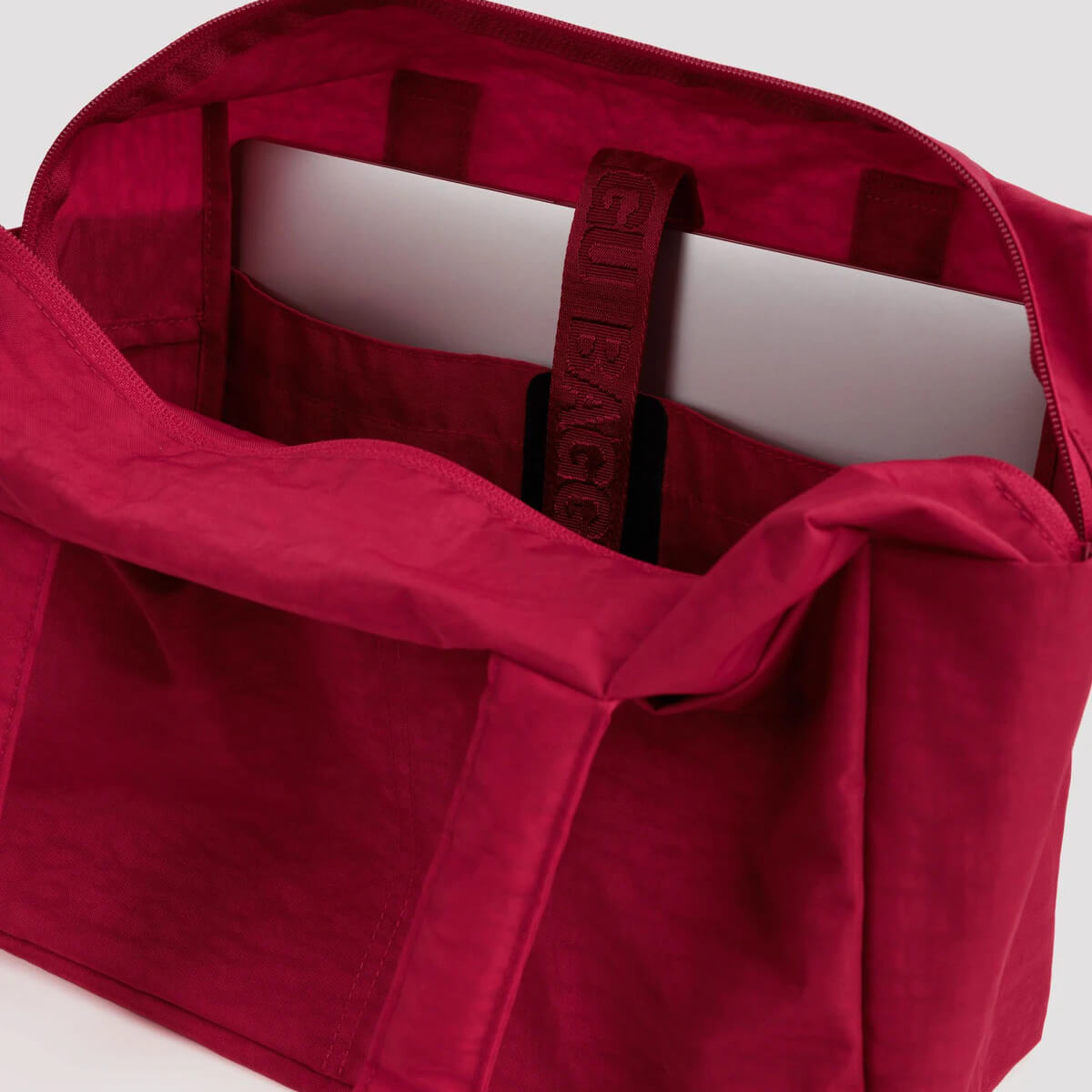 Everyday Cloud Bag in Cherry by Baggu