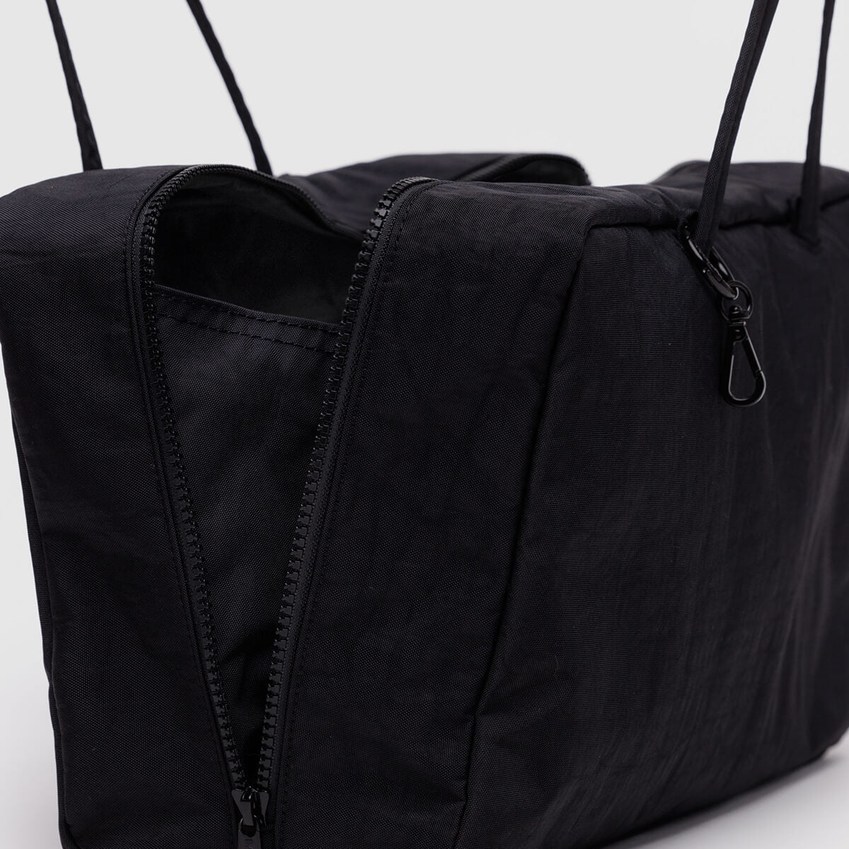 Medium Nylon Bowler Bag in Black by Baggu – Junior Edition