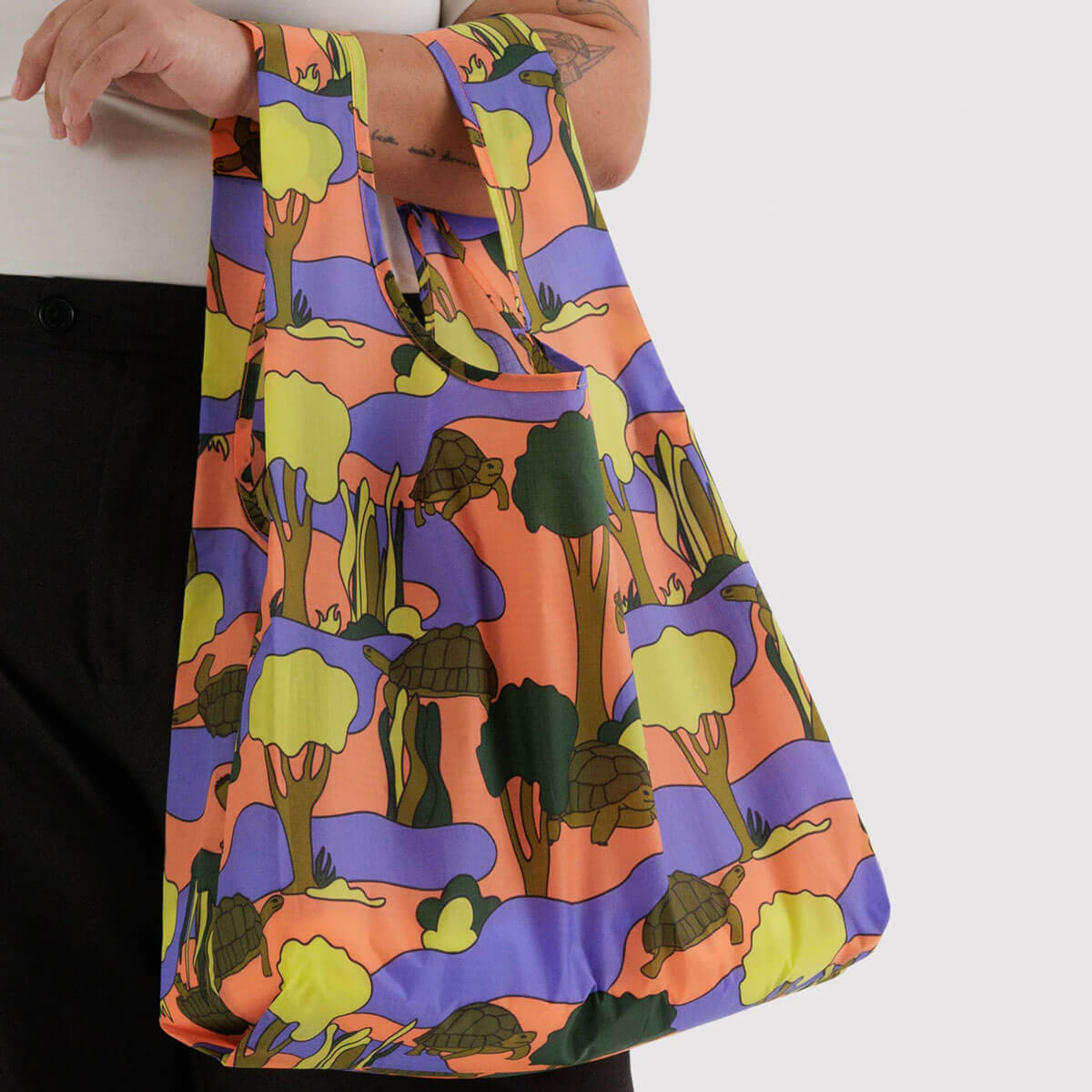 Standard Bag in Turtle by Baggu