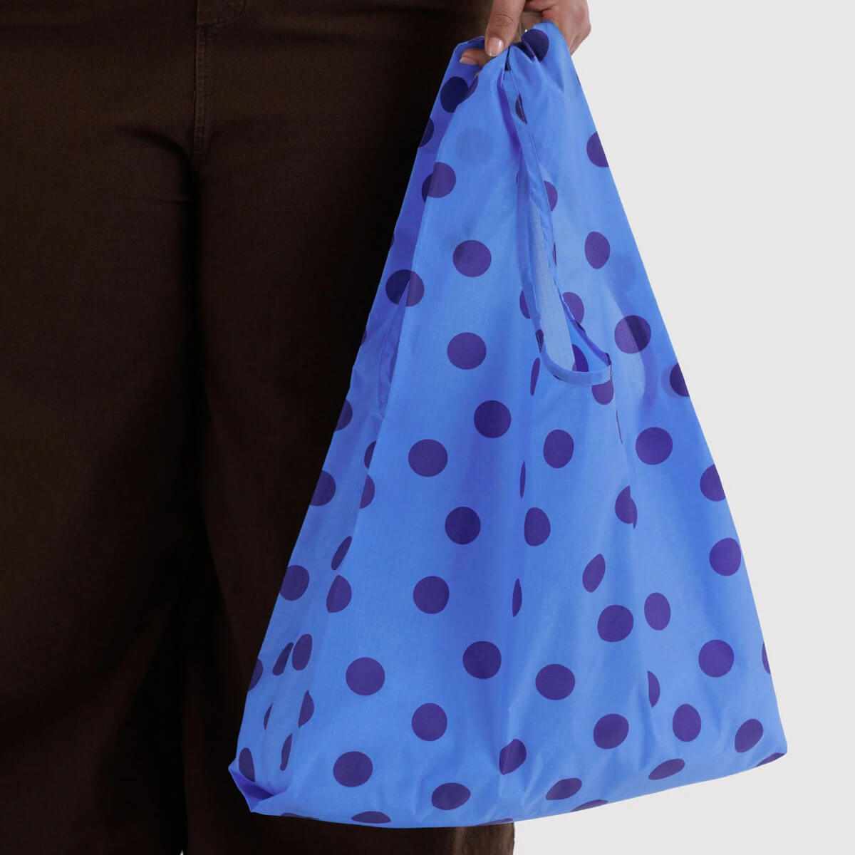Standard Bag in Blue Polka Dot by Baggu