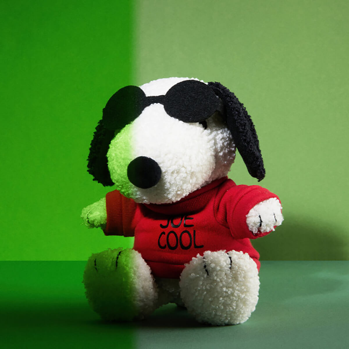 Snoopy Joe Cool (20cm) by Bon Ton Toys – Junior Edition