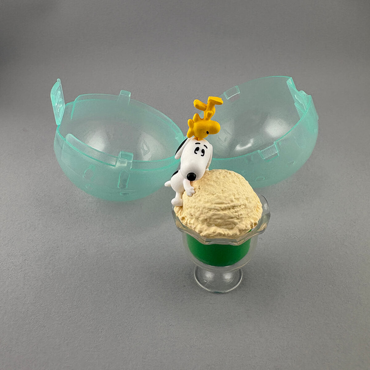Peanuts Yummy Sweets Mascot Gachapon Capsule Collectible by Takara