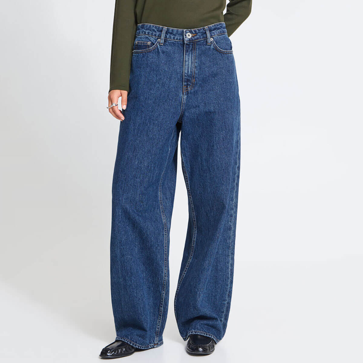 Julia Relaxed Denim Pants in Washed Dark Blue by ICHI