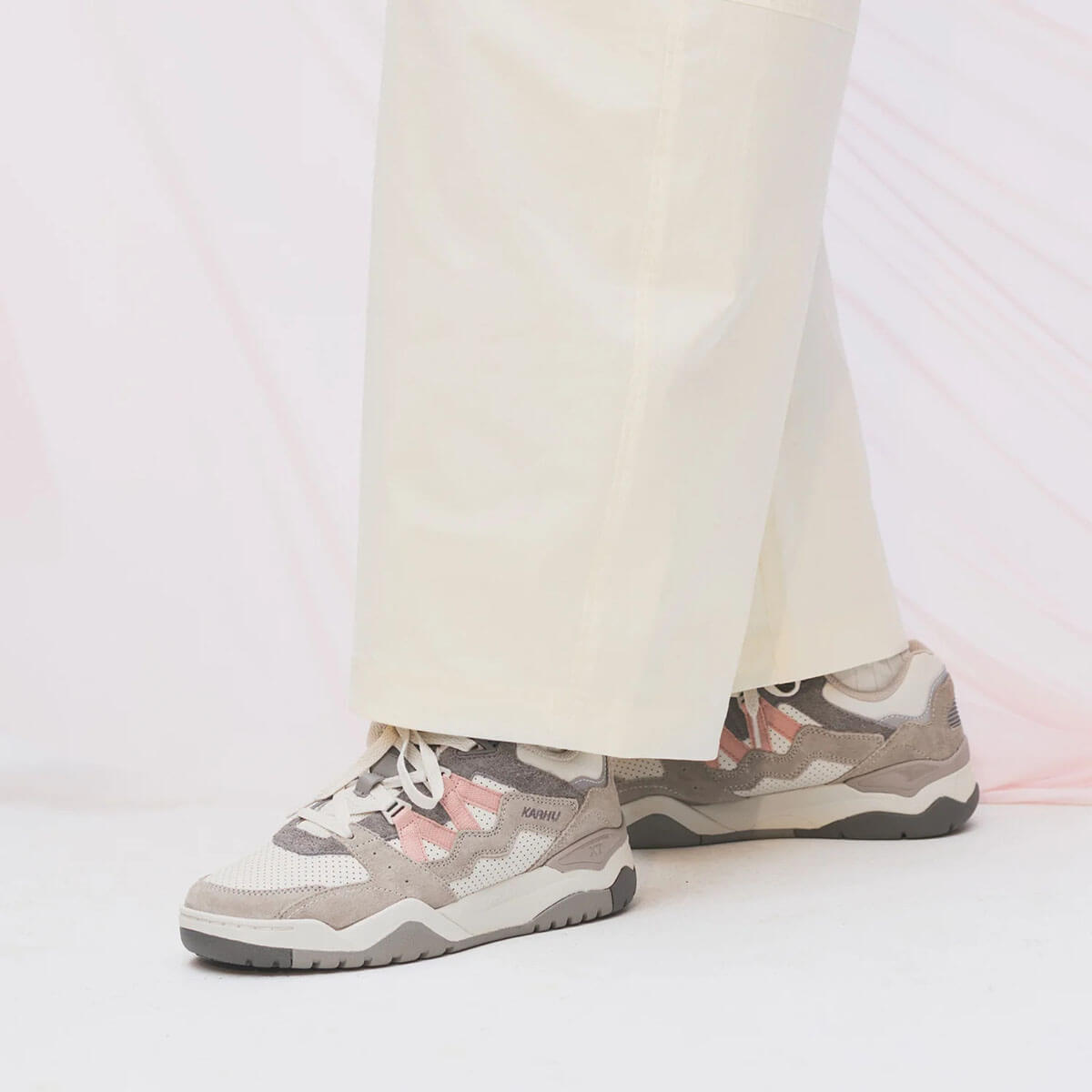 Fusion XT Trainer in Silver Lining / Adobe Rose by Karhu