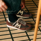 Mestari 76 Trainer in Marron / Cloud Cream by Karhu