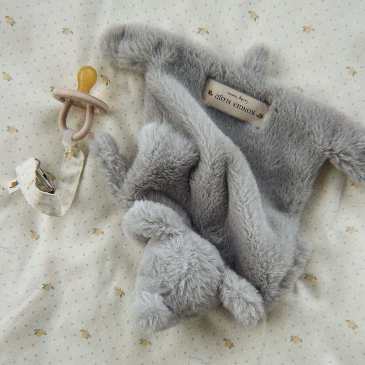 Momo Sleepy Elephant by Konges Sløjd