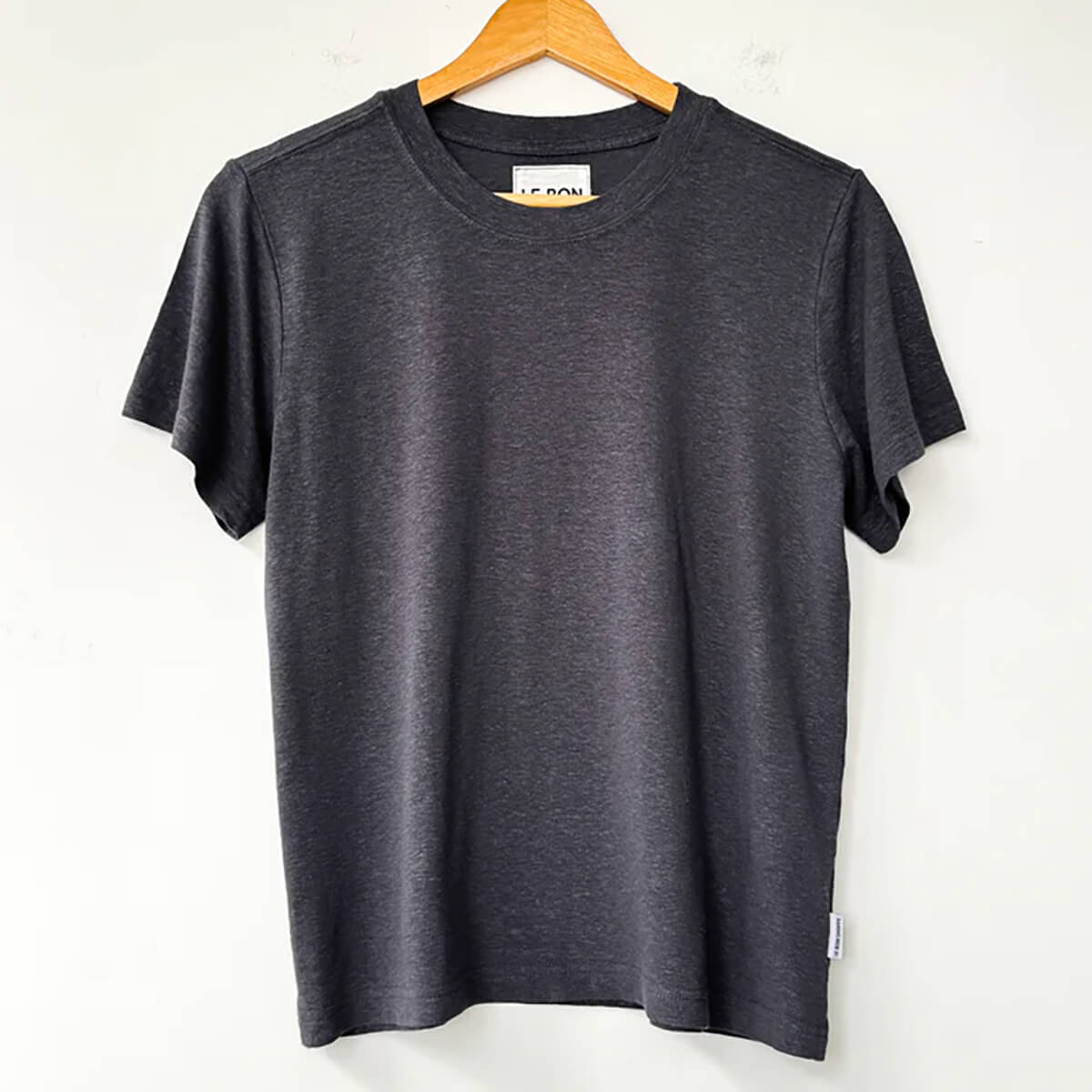Bo Linen Blend Tee in Charcoal by Le Bon Shoppe