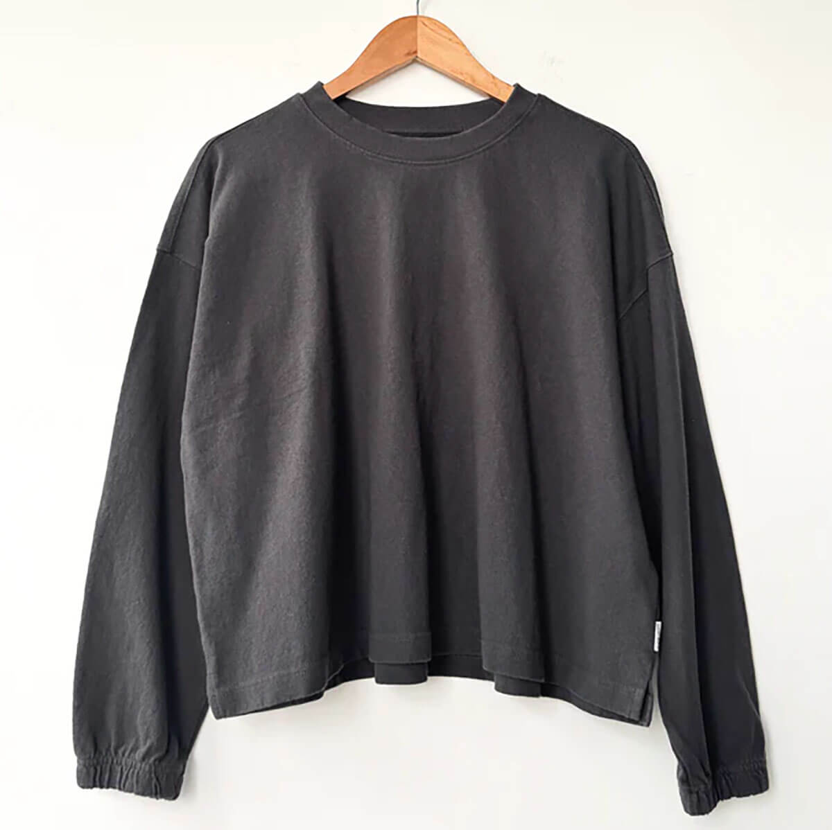 Naturelle Tee in Dark Slate by Le Bon Shoppe