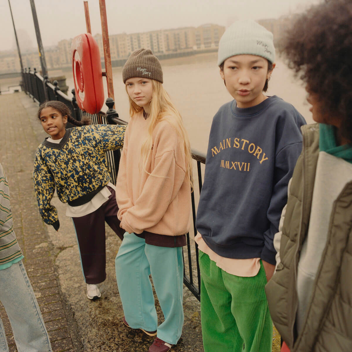 Bubble Sweatshirt in Graystone by Main Story