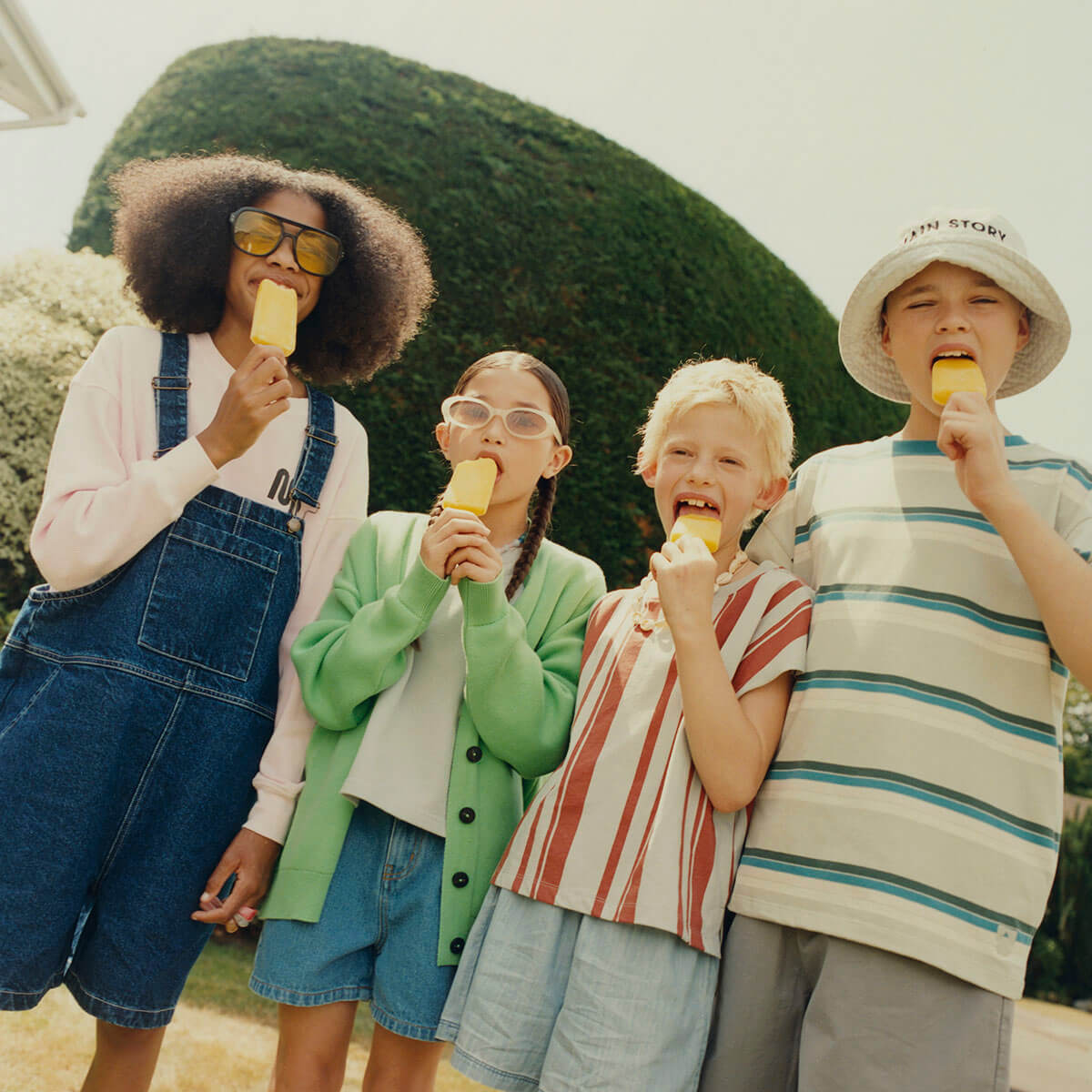Main Story Bucket Hat in Storm – Junior Edition