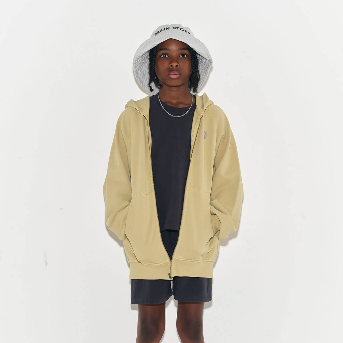 Main Story Bucket Hat in Storm – Junior Edition