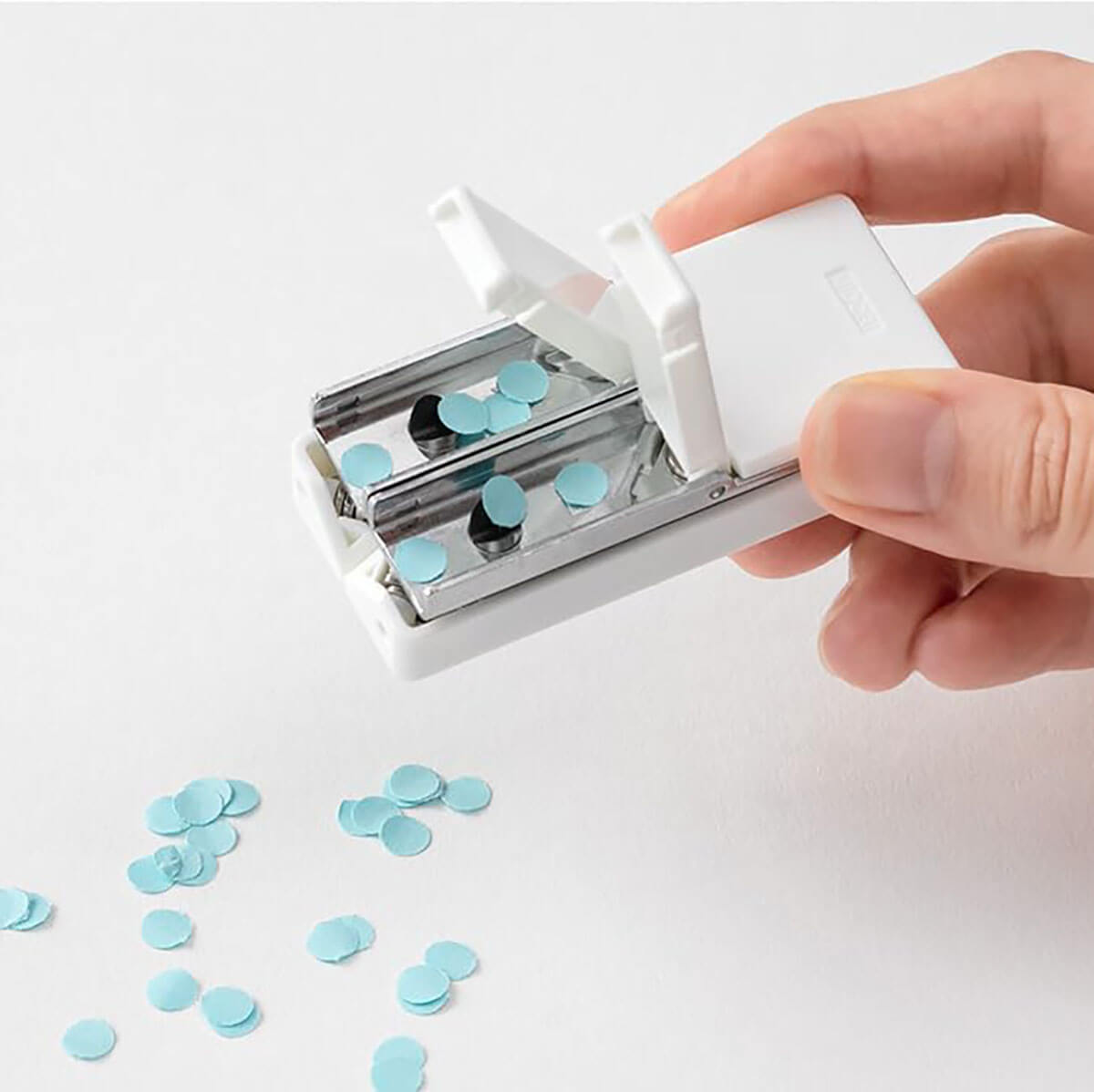 Compact Hole Punch in White (XS) by Midori
