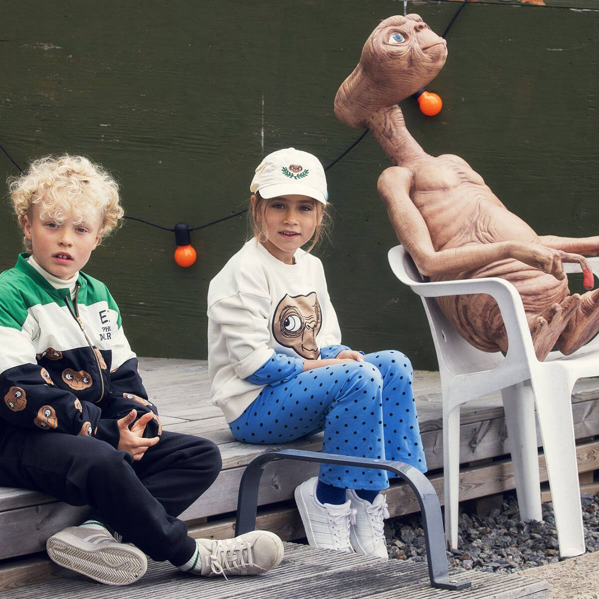 E.T. Appliqué Sweatshirt in Off White by Mini Rodini – Junior Edition