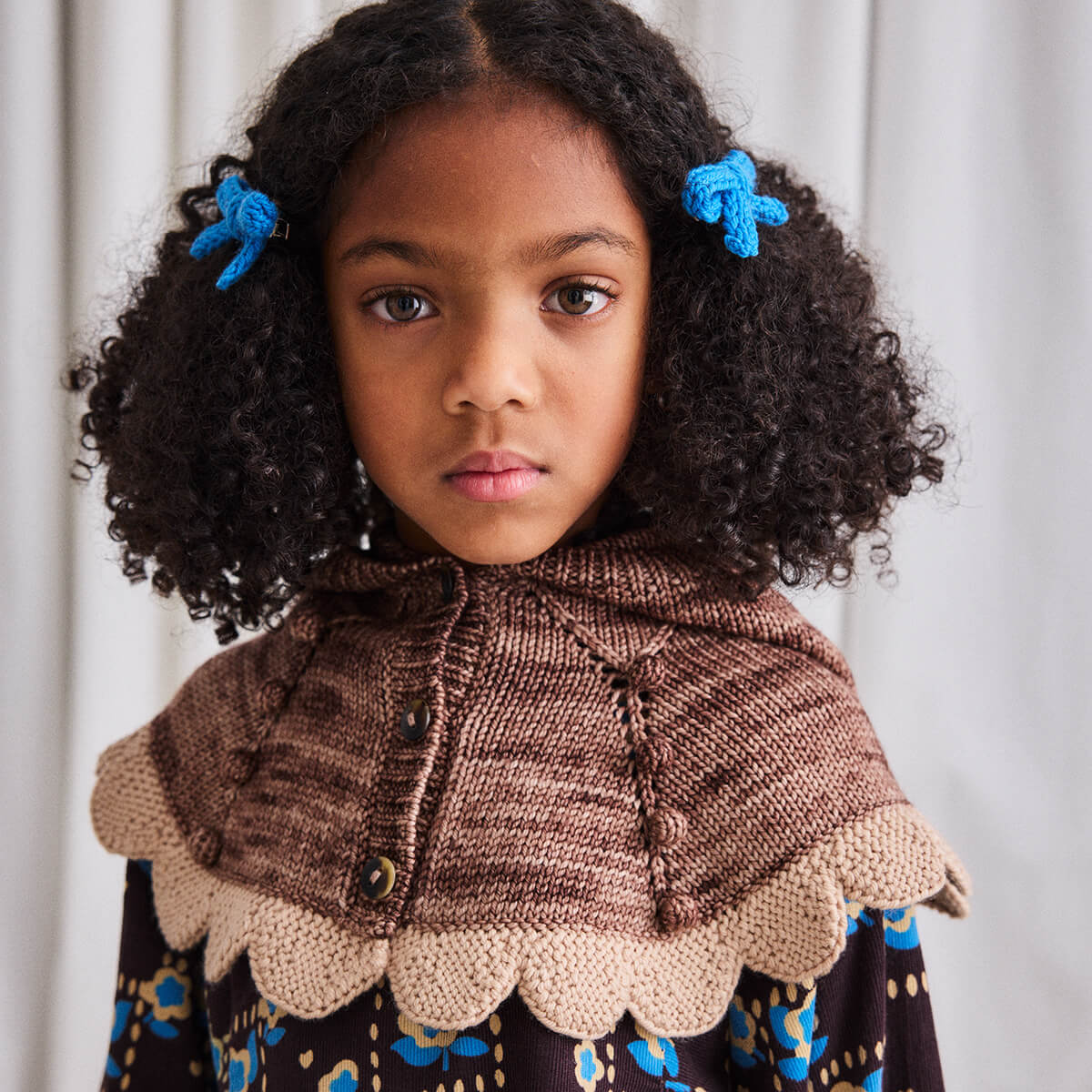 Scallop Capelet in Affogato by Misha & Puff – Junior Edition
