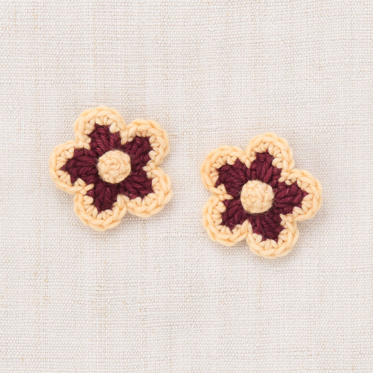 Medium Flower Clip Set in Cambridge by Misha & Puff