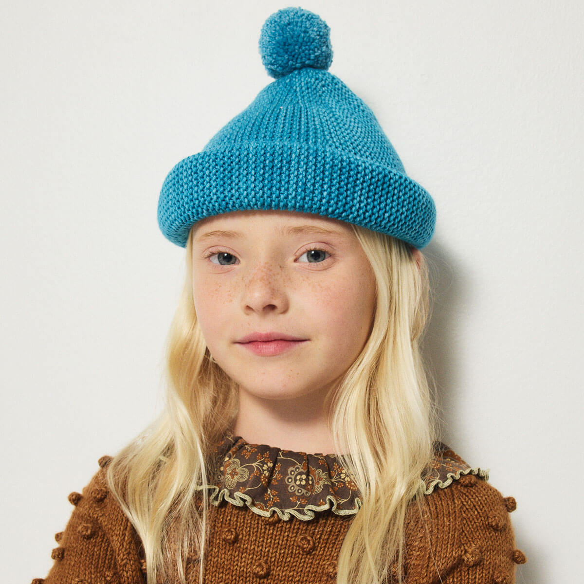 Garter Hat in Capri by Misha & Puff