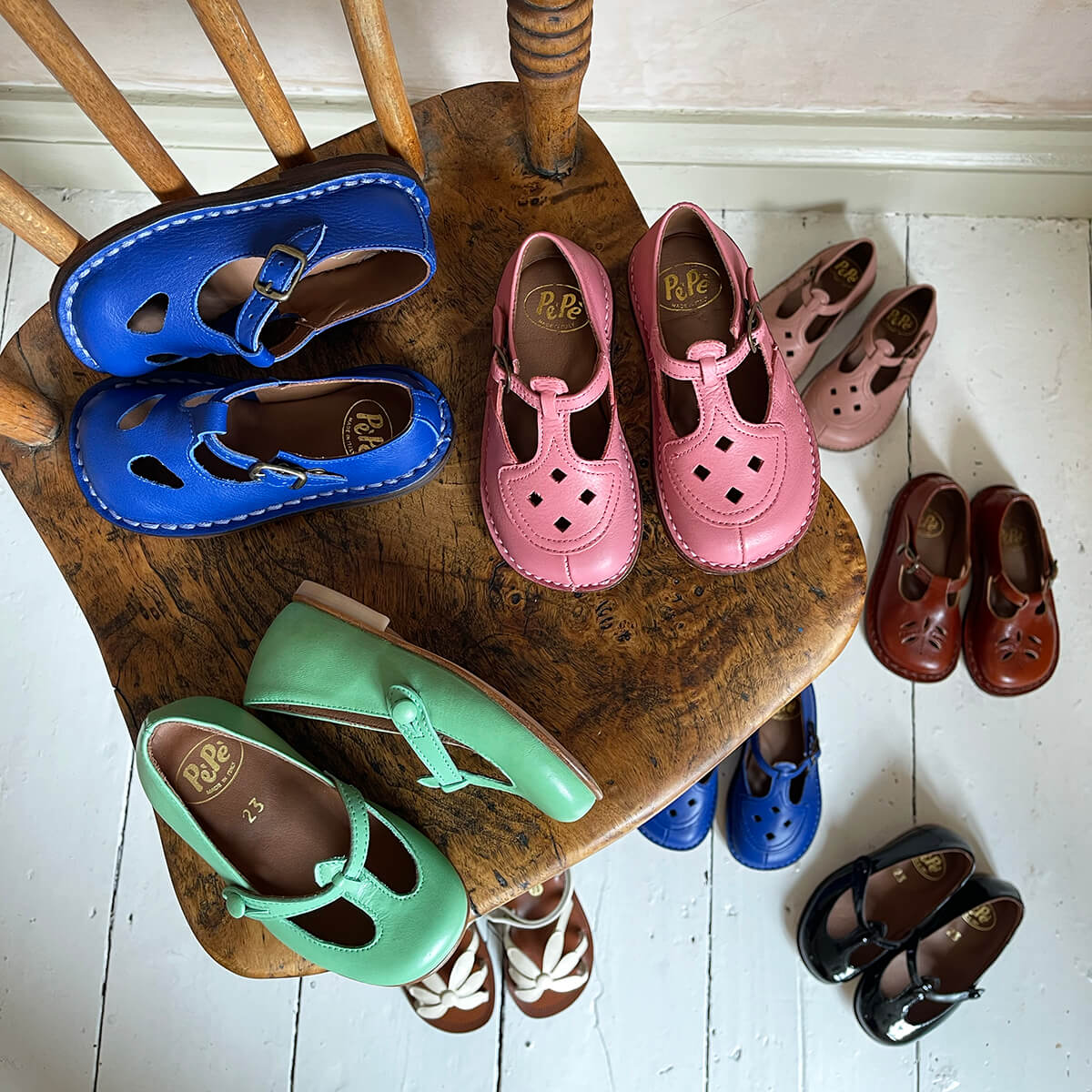 Pepe レザーシューズ 22サイズ Ezra Cut Out Sandals in Peony by PèPè – Junior Edition
