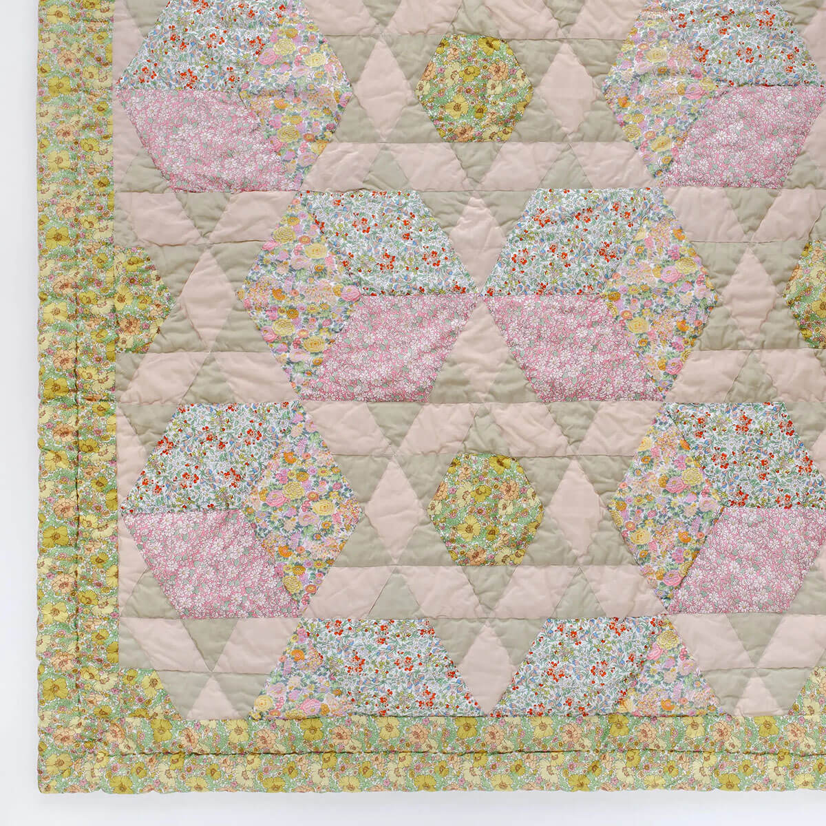 Niityn Laulu Liberty Patchwork Quilt by Projektityyny